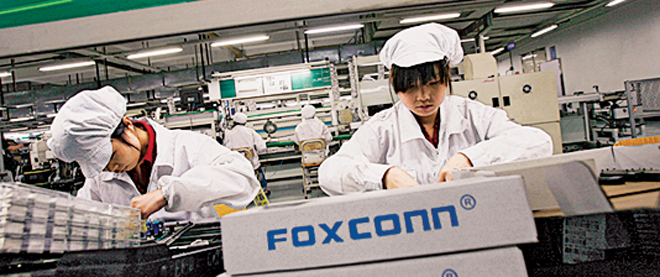 Foxconn acquisterà Sharp puntando a fornire Apple. Ma gli analisti criticano
