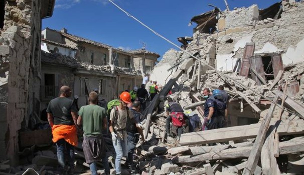 Intesa Sanpaolo stanzia 250 mln per i danni del terremoto