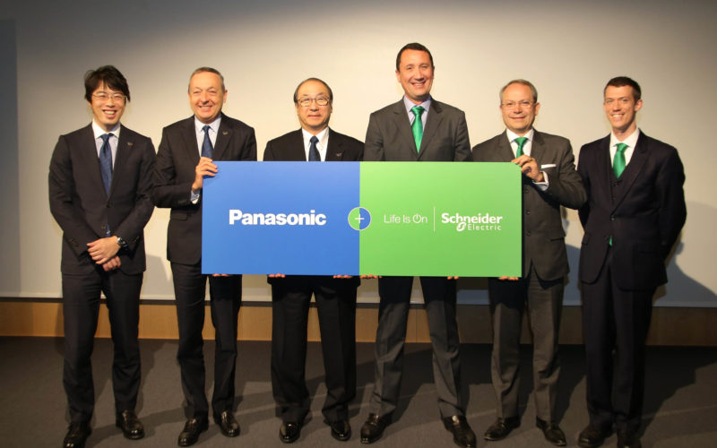 Schneider Electric diventa partner di Panasonic
