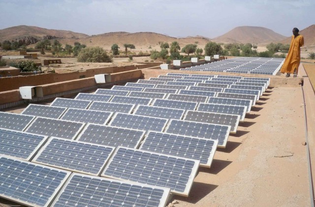 L’Algeria inaugura centrale elettrica solare da 20 MW