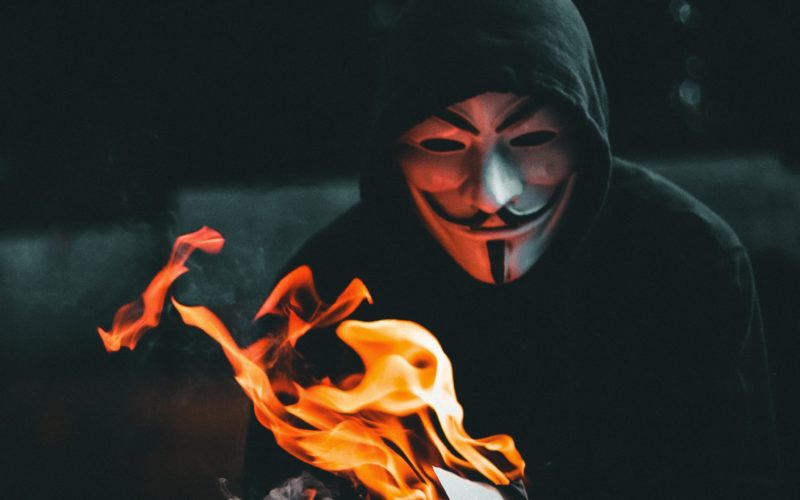 Anonymous attacca la compagnia petrolifera statale russa Rosneft